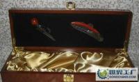瓶装红酒木盒 高档仿红木葡萄酒包装礼盒 含2件酒具[批发]_竹木包装制品_世界工厂网中国产品信息库